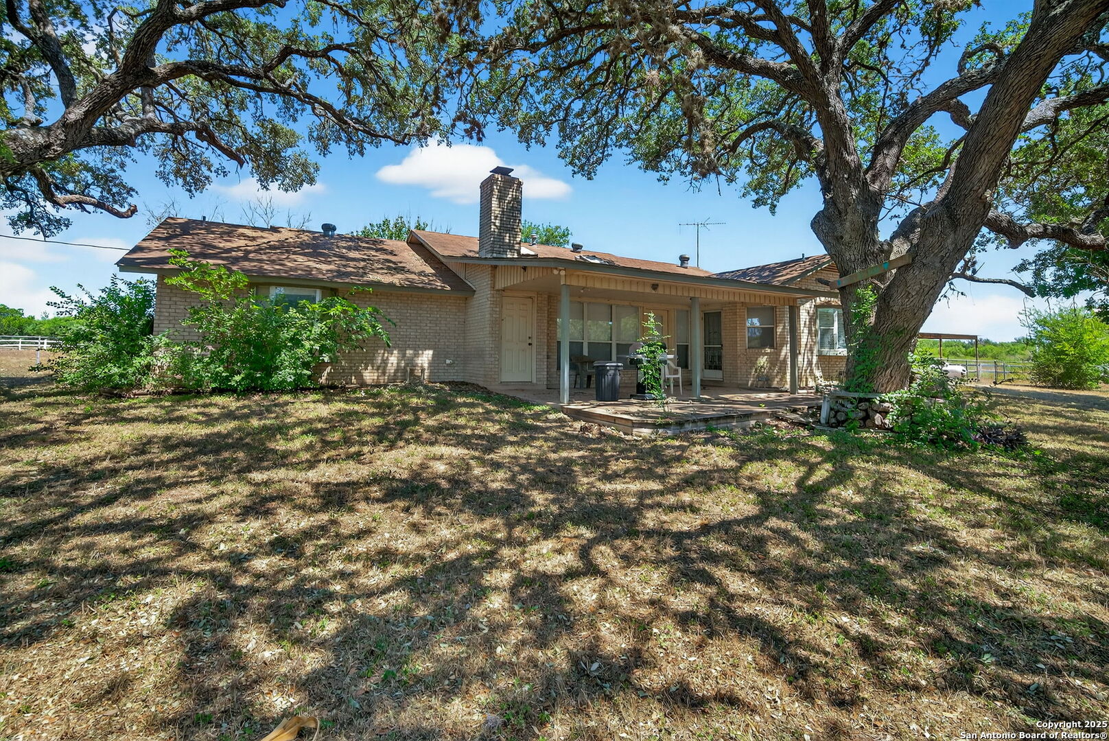 main property photo 17
