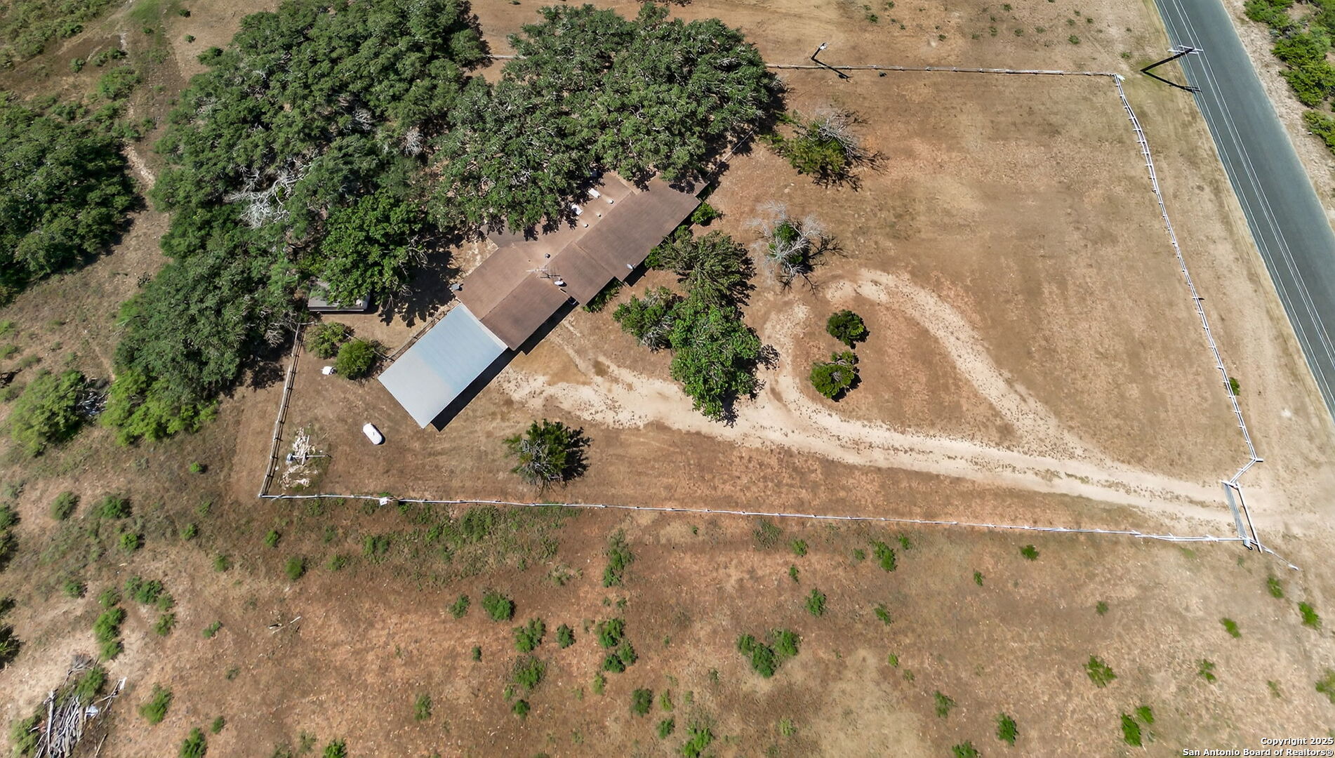 main property photo 25