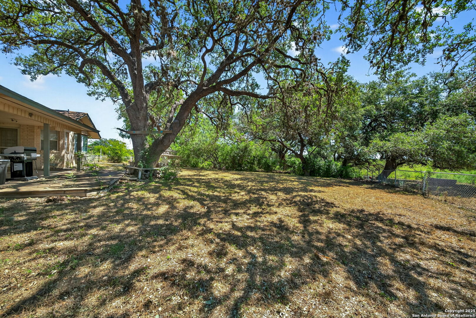 main property photo 41