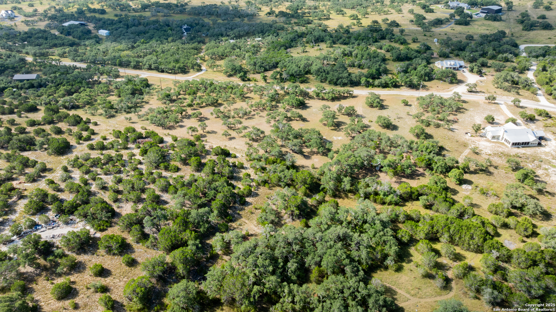 main property photo 11