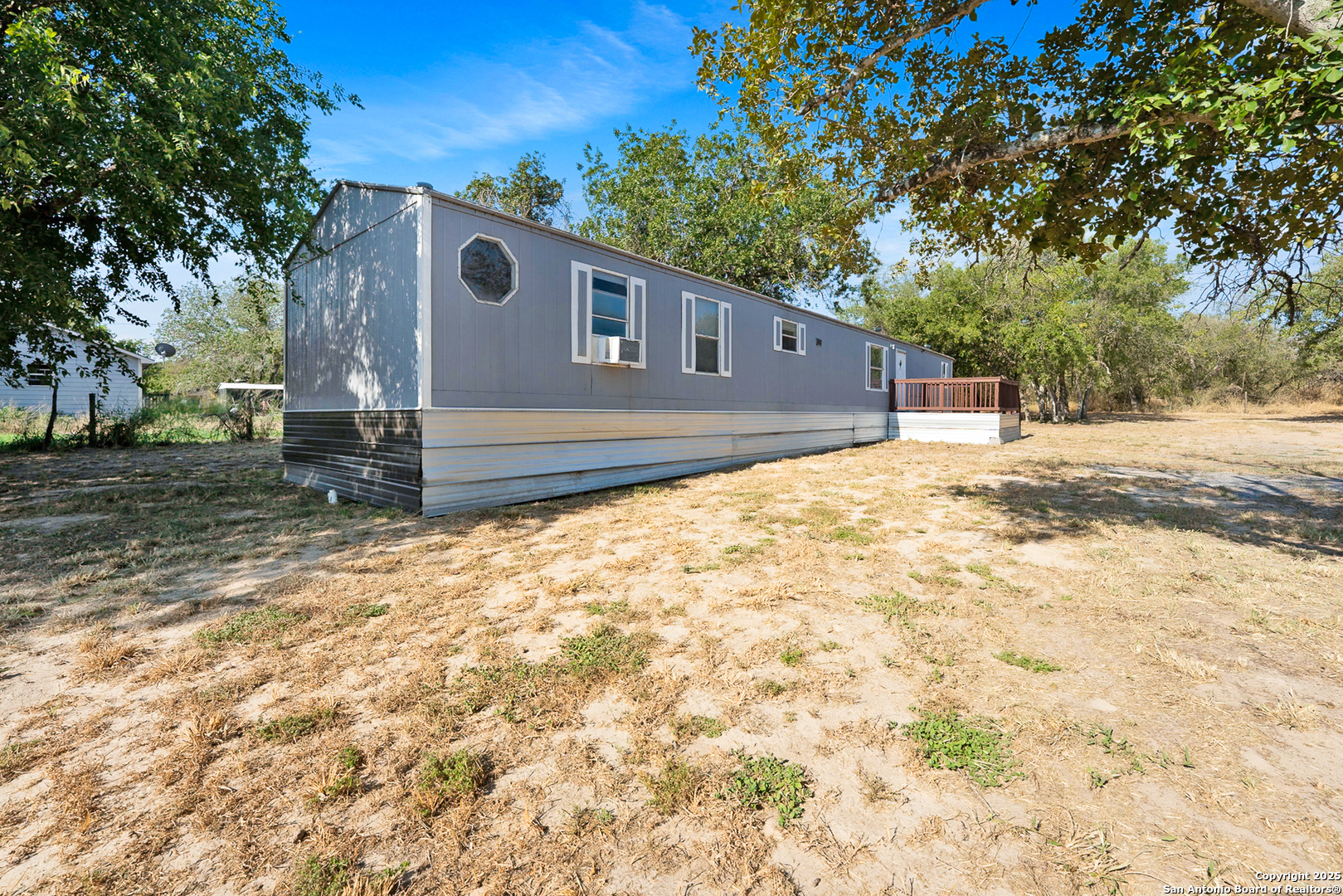 main property photo 10