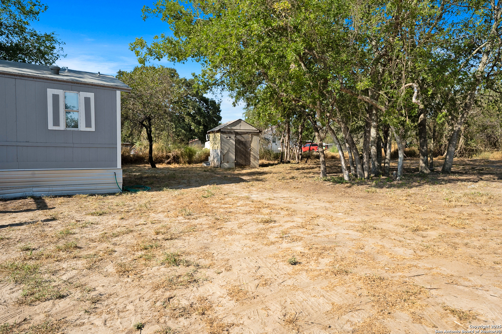 main property photo 11