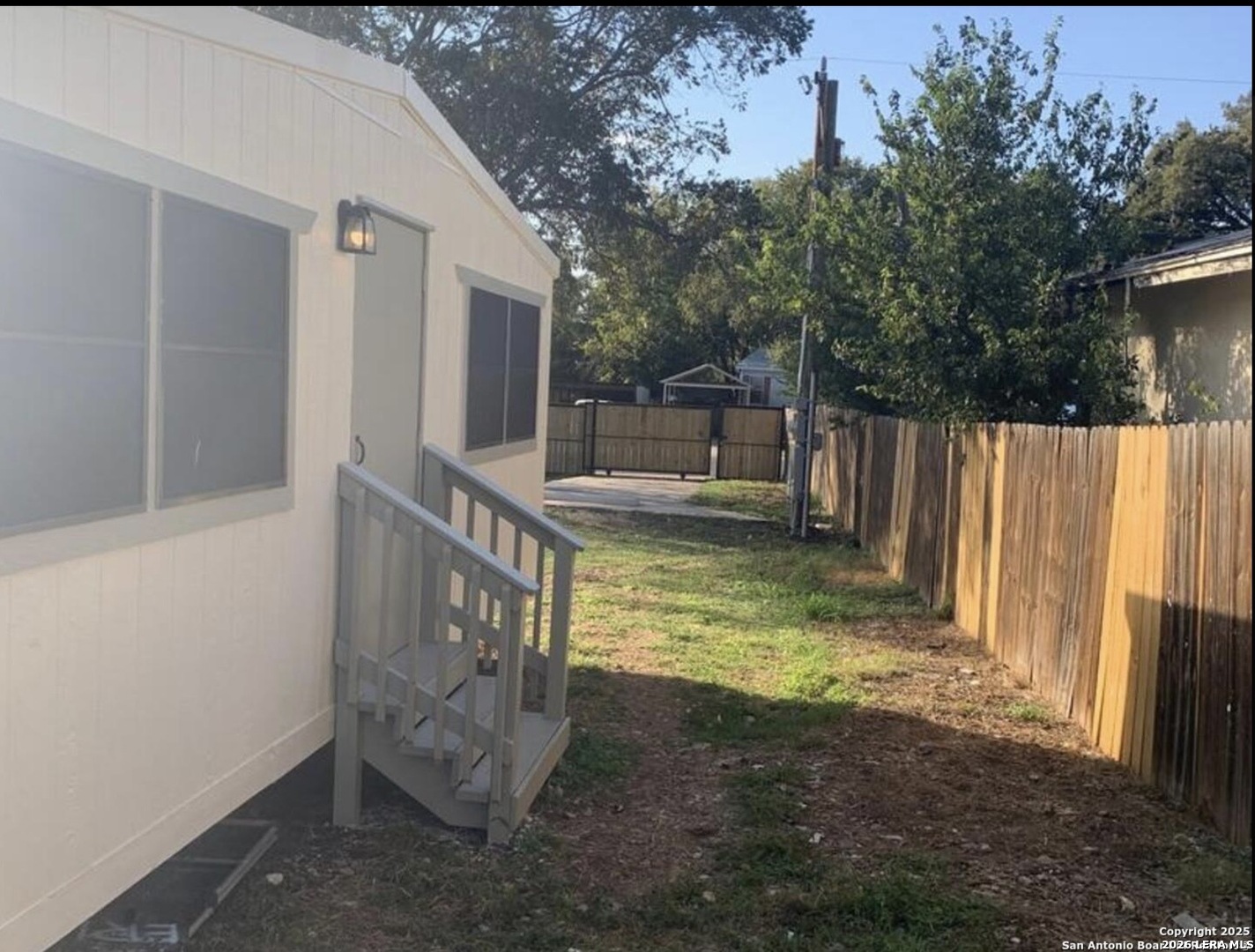 main property photo 19