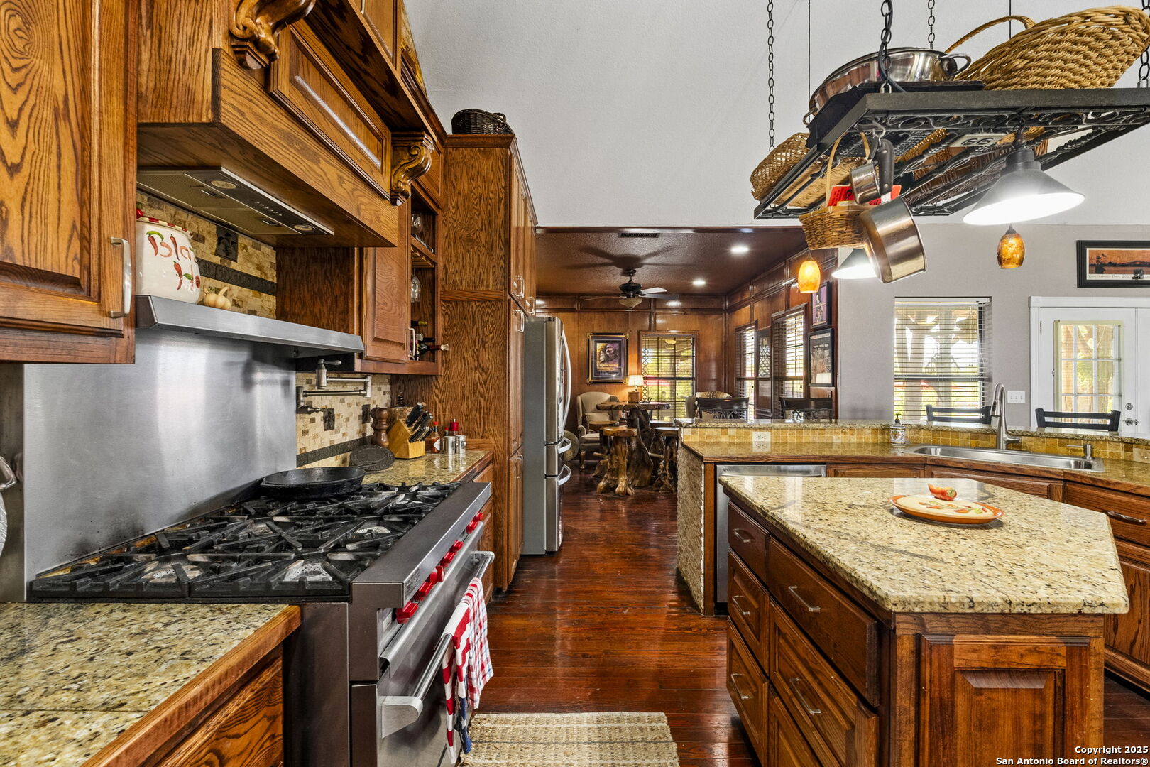 main property photo 11
