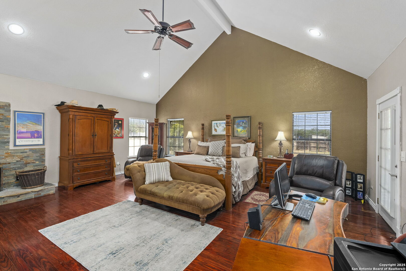 main property photo 15
