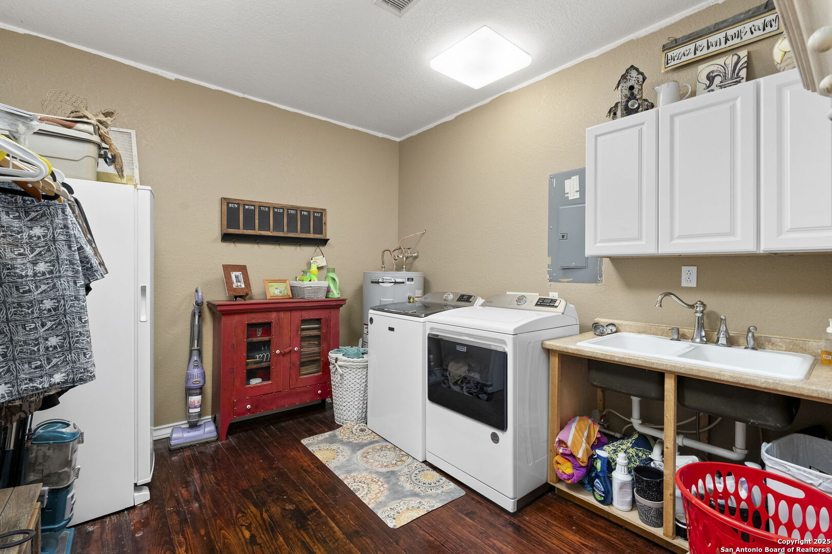 main property photo 23