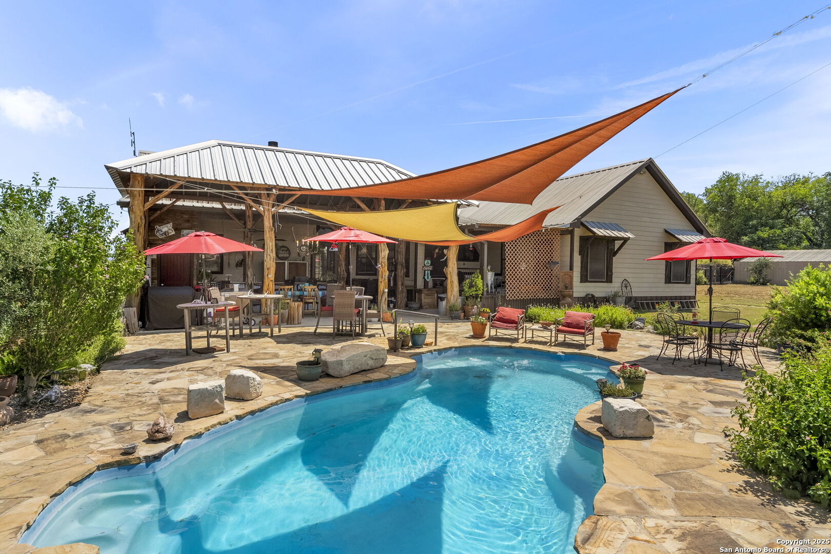 main property photo 30