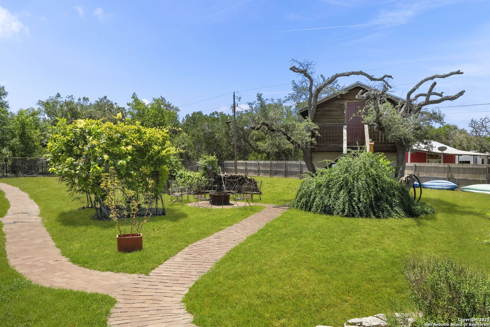 main property photo 32