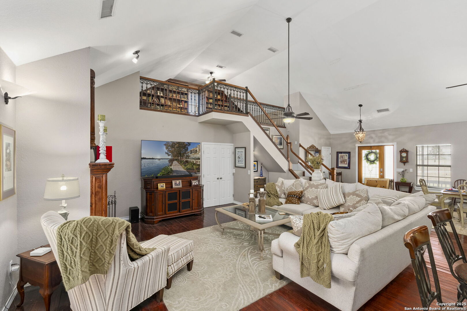 main property photo 5