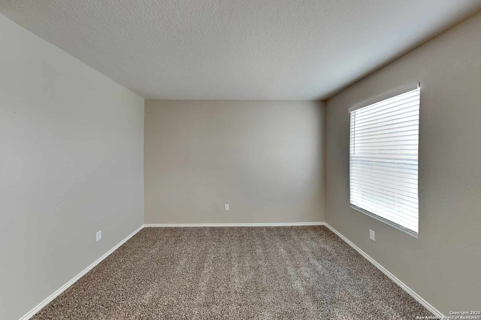 property viewer photo 10