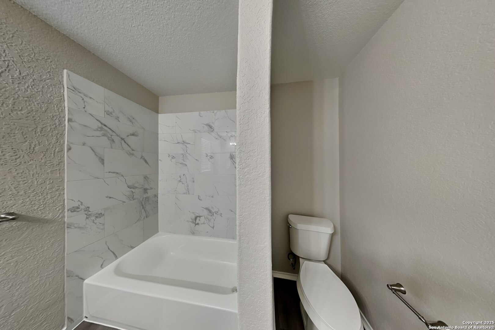 property viewer photo 12