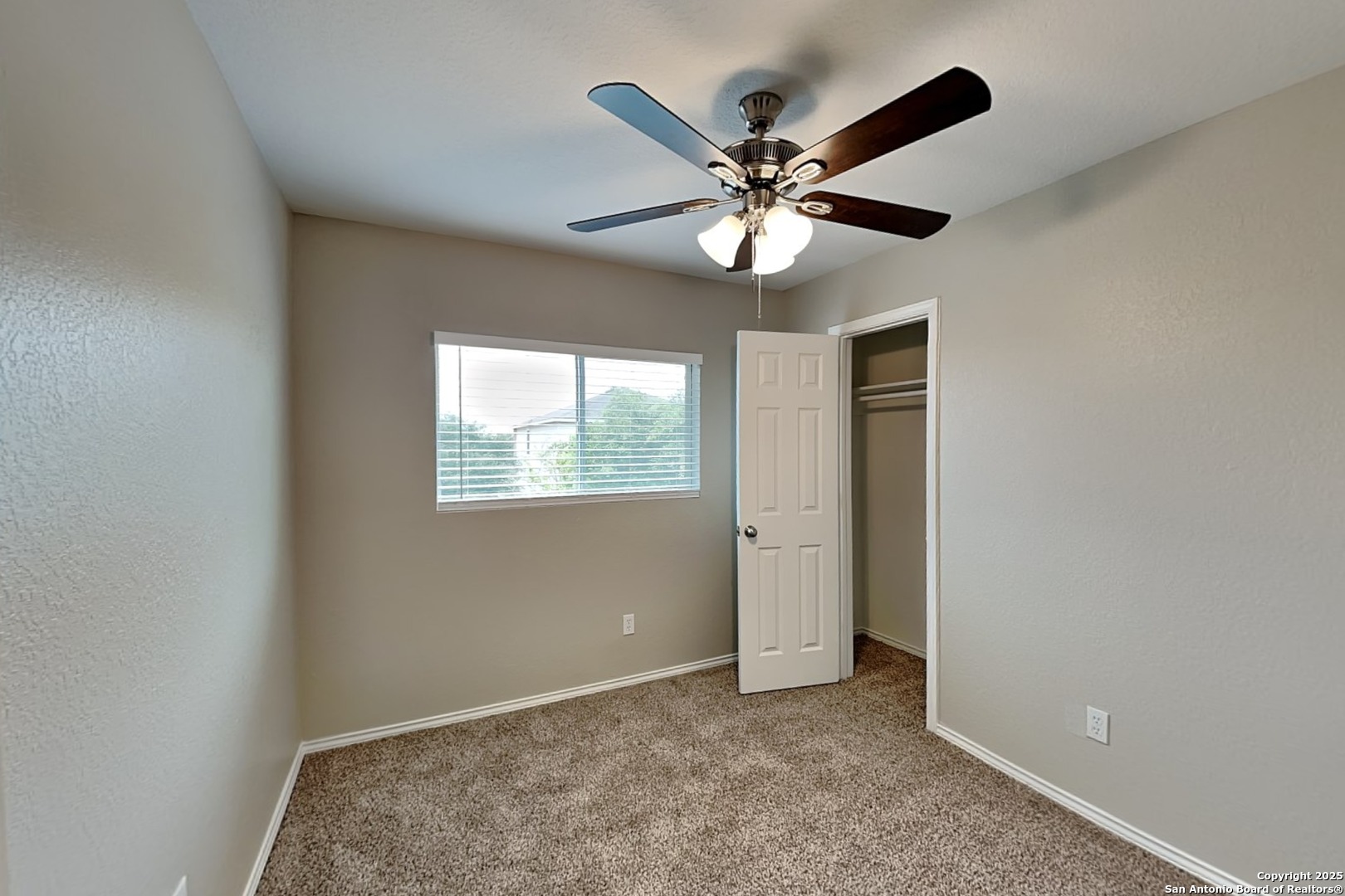 property viewer photo 13