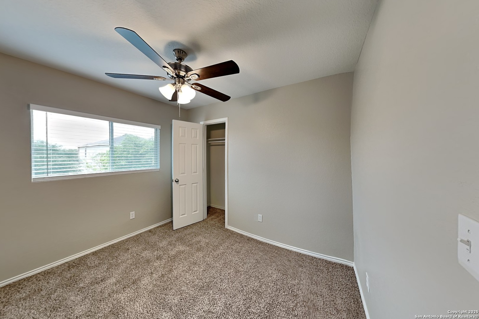 property viewer photo 14