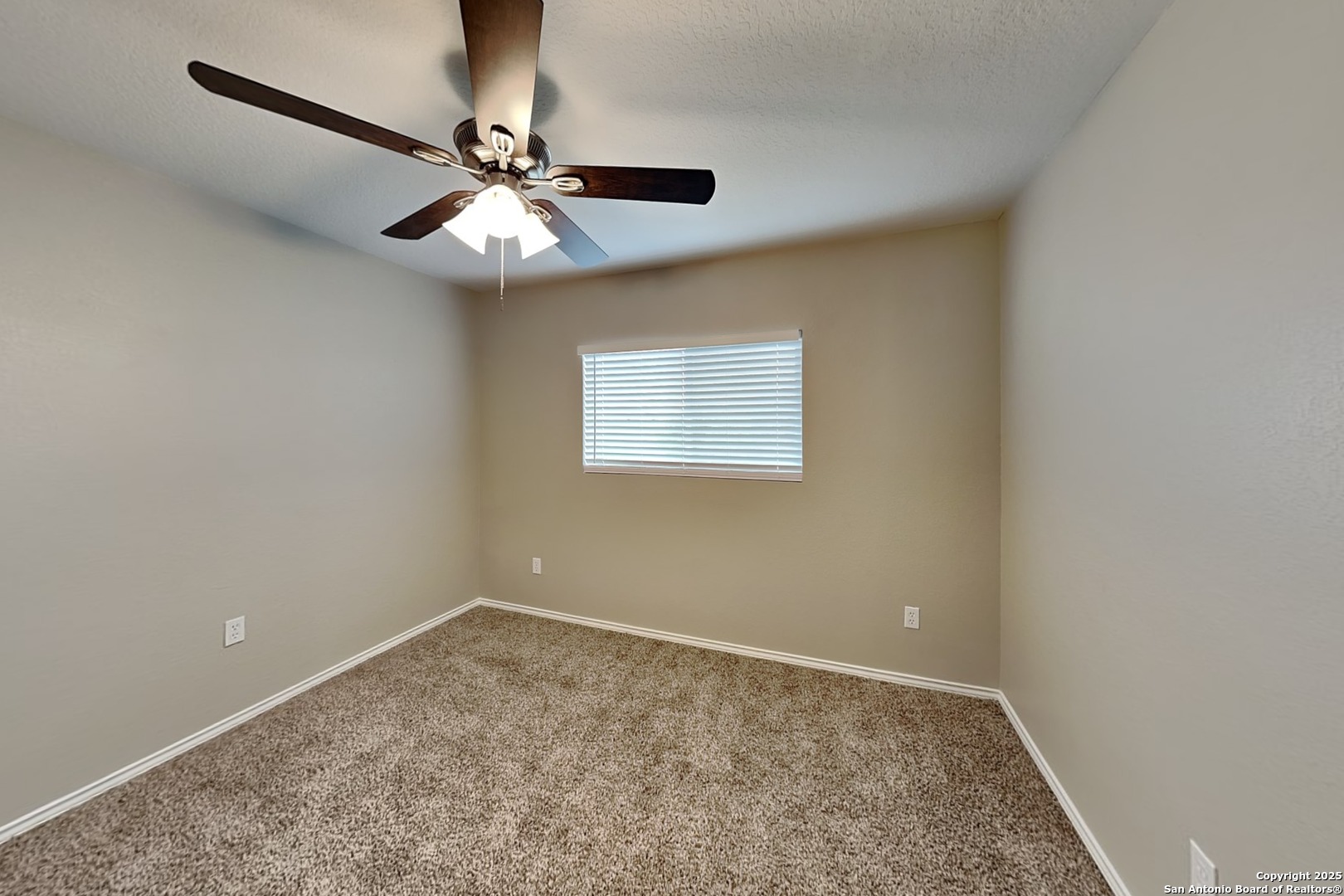 property viewer photo 15