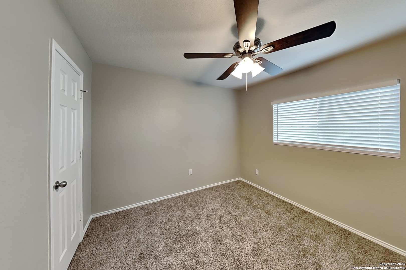 property viewer photo 16