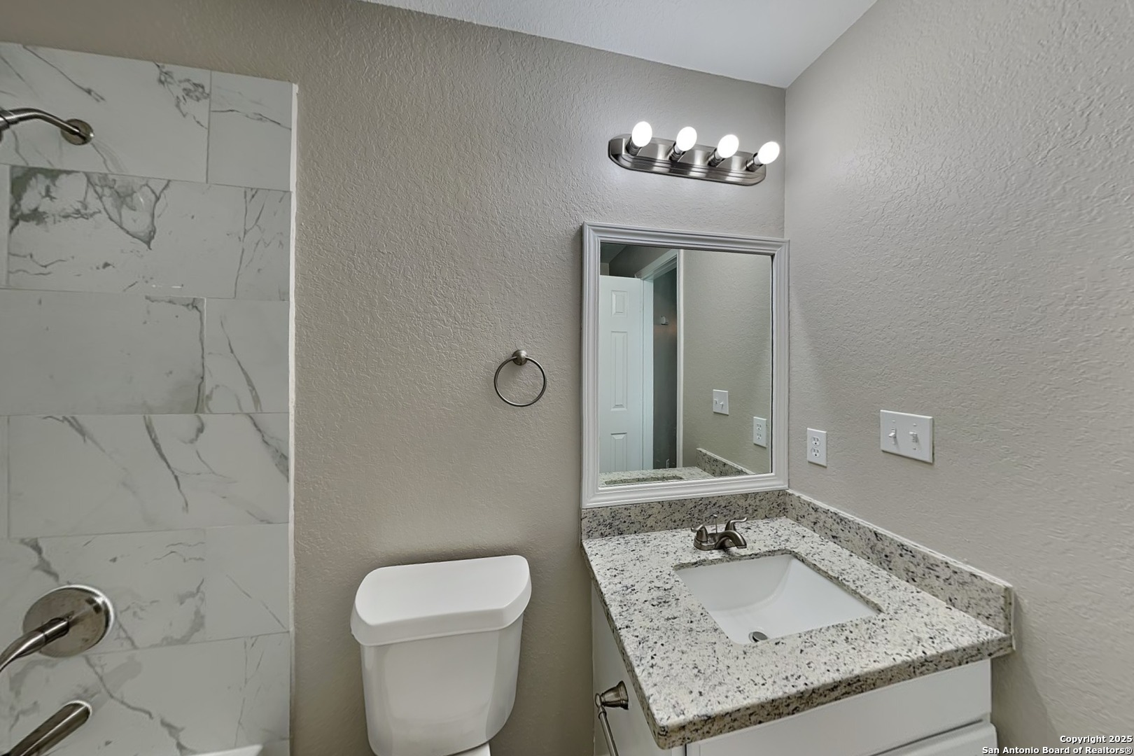property viewer photo 17