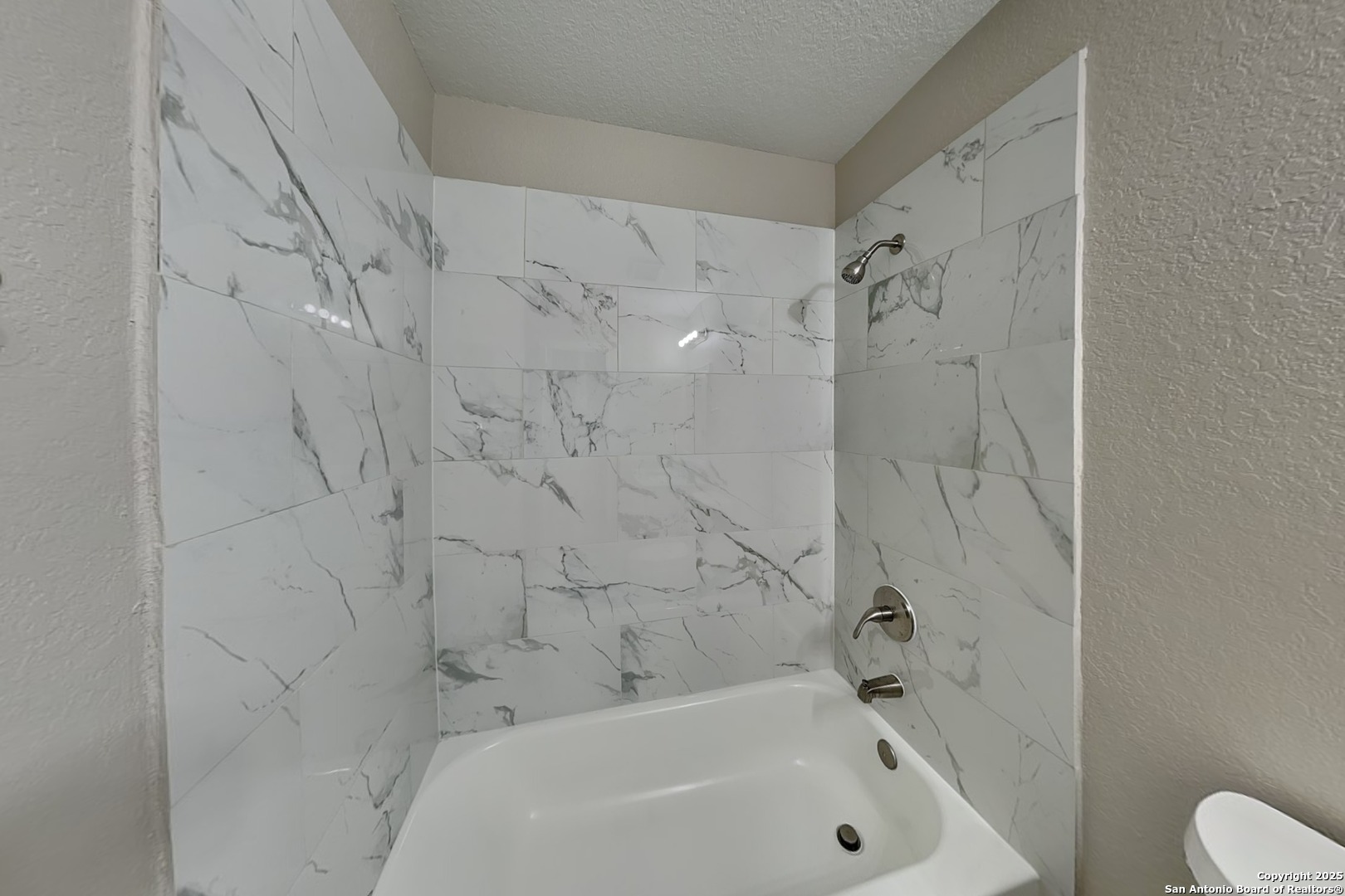property viewer photo 18