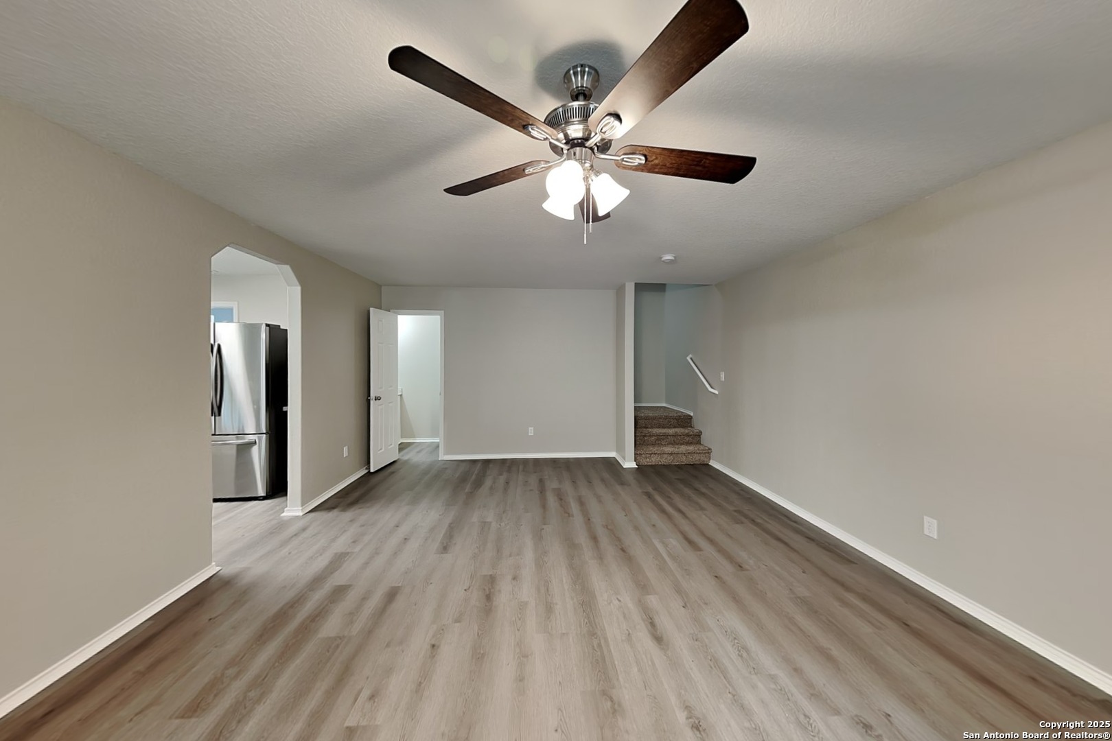 property viewer photo 2