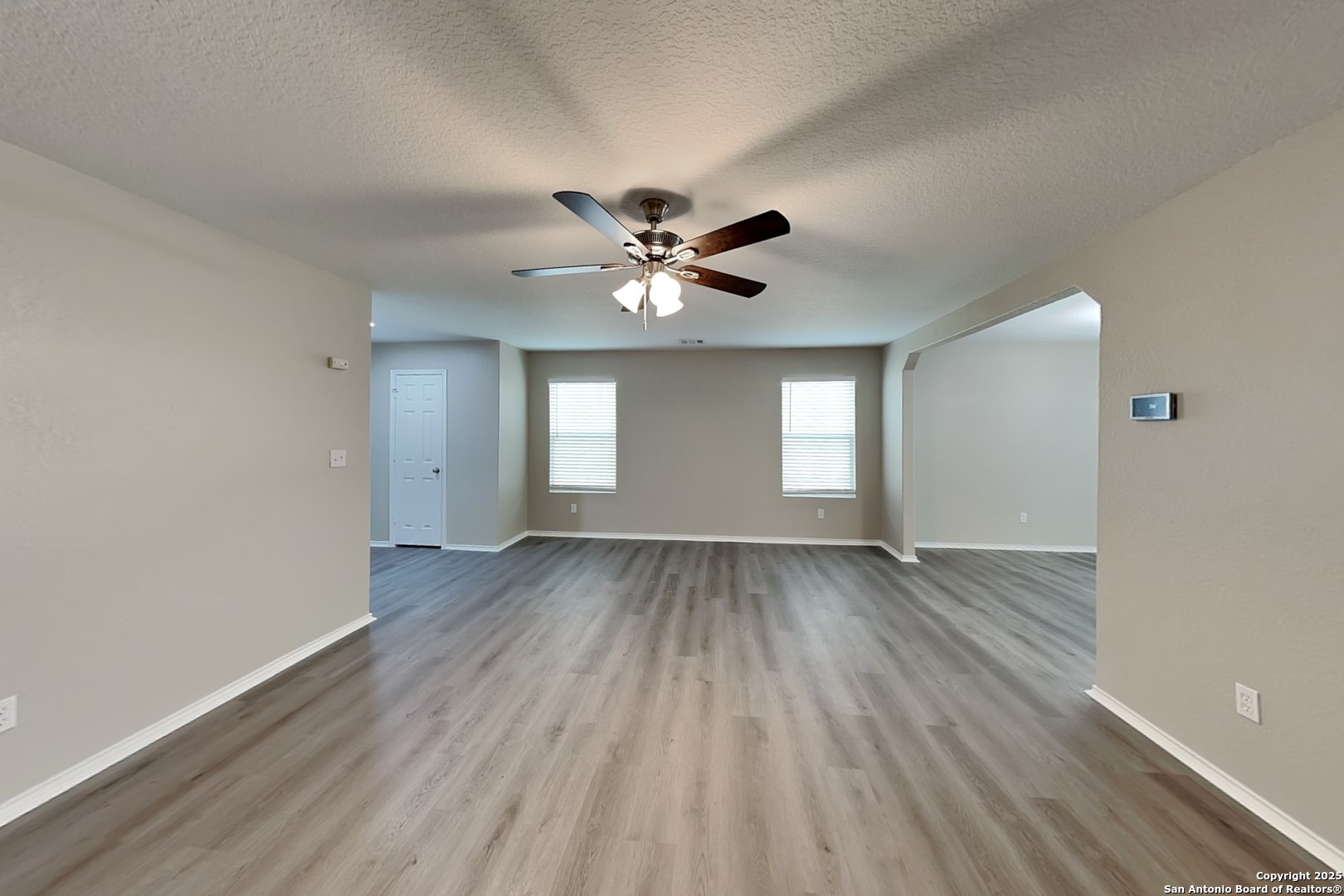 property viewer photo 3
