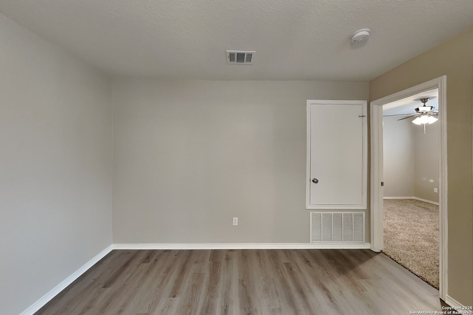 property viewer photo 4