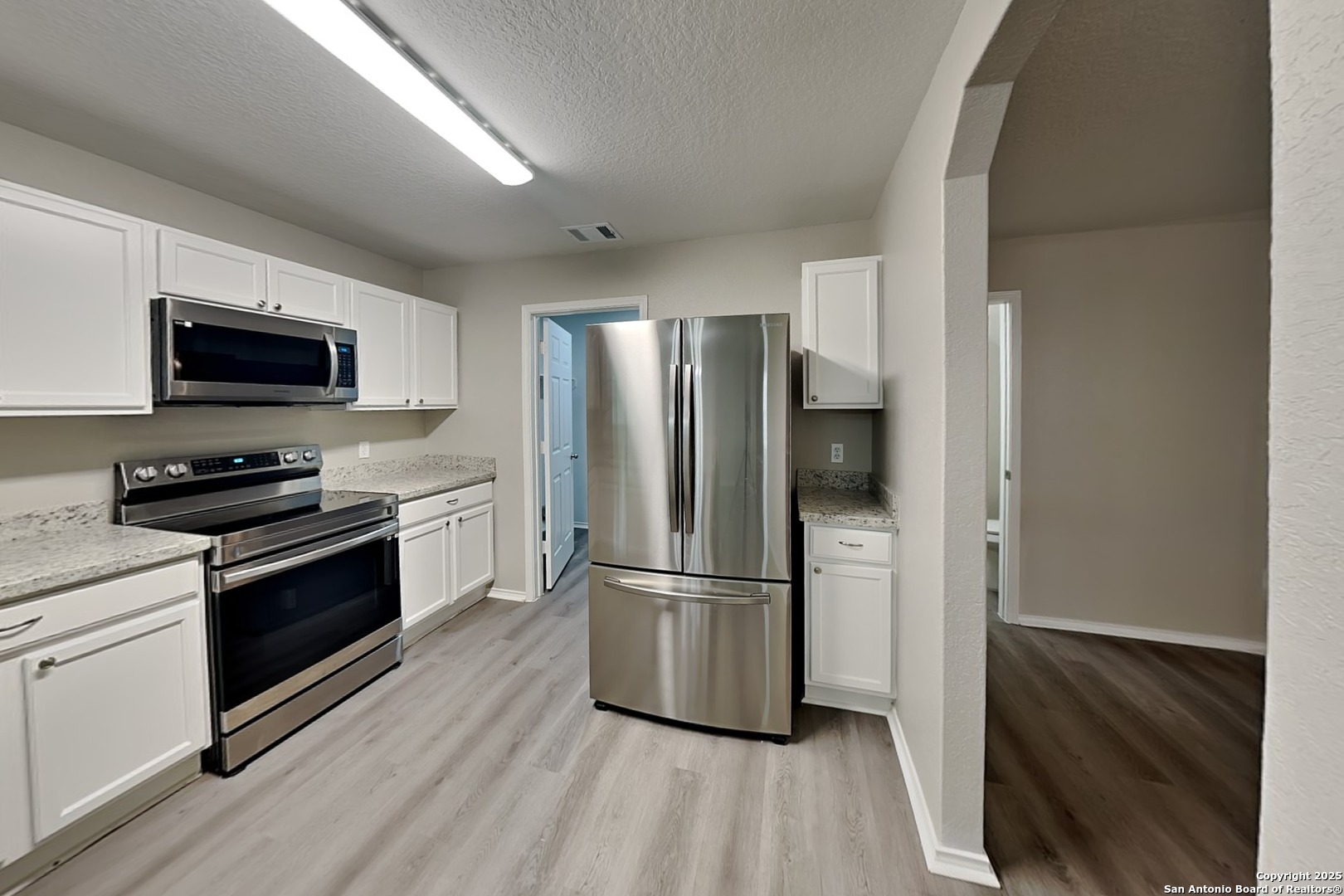 property viewer photo 6