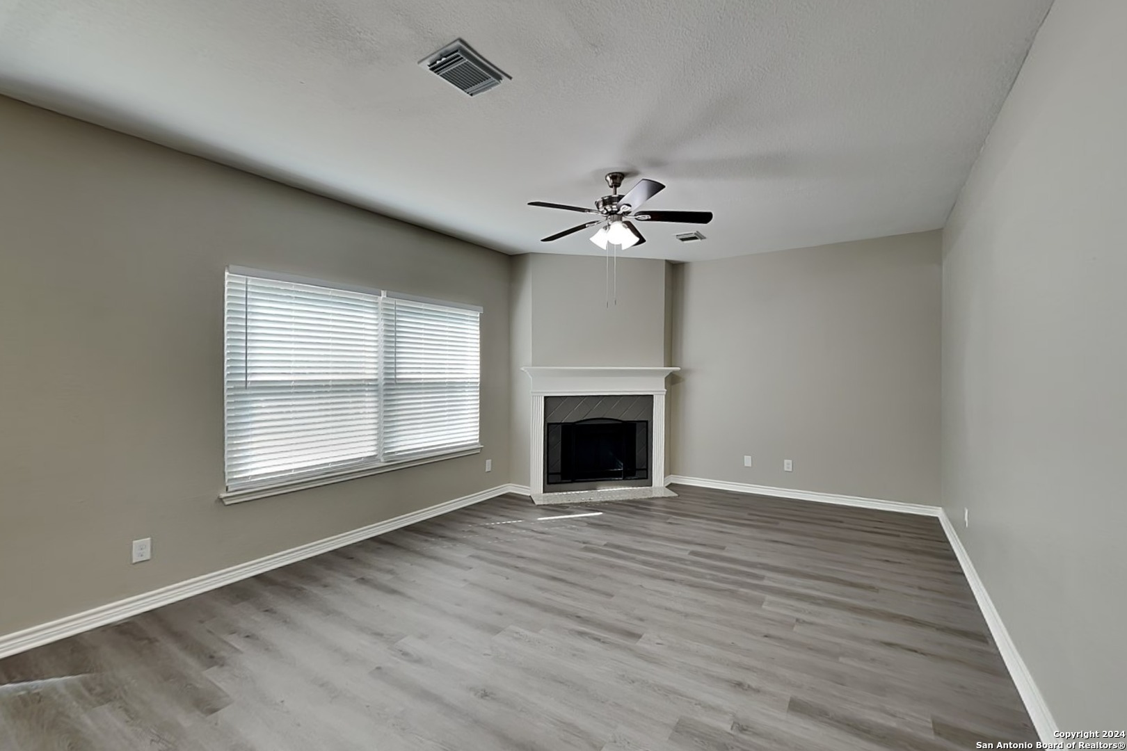 property viewer photo 1