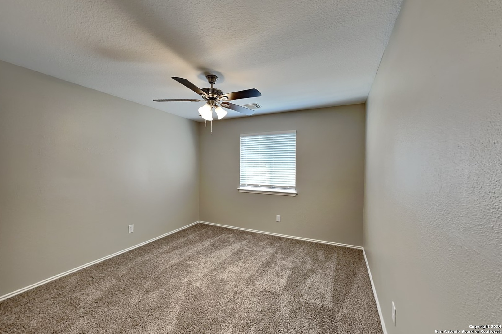 property viewer photo 15