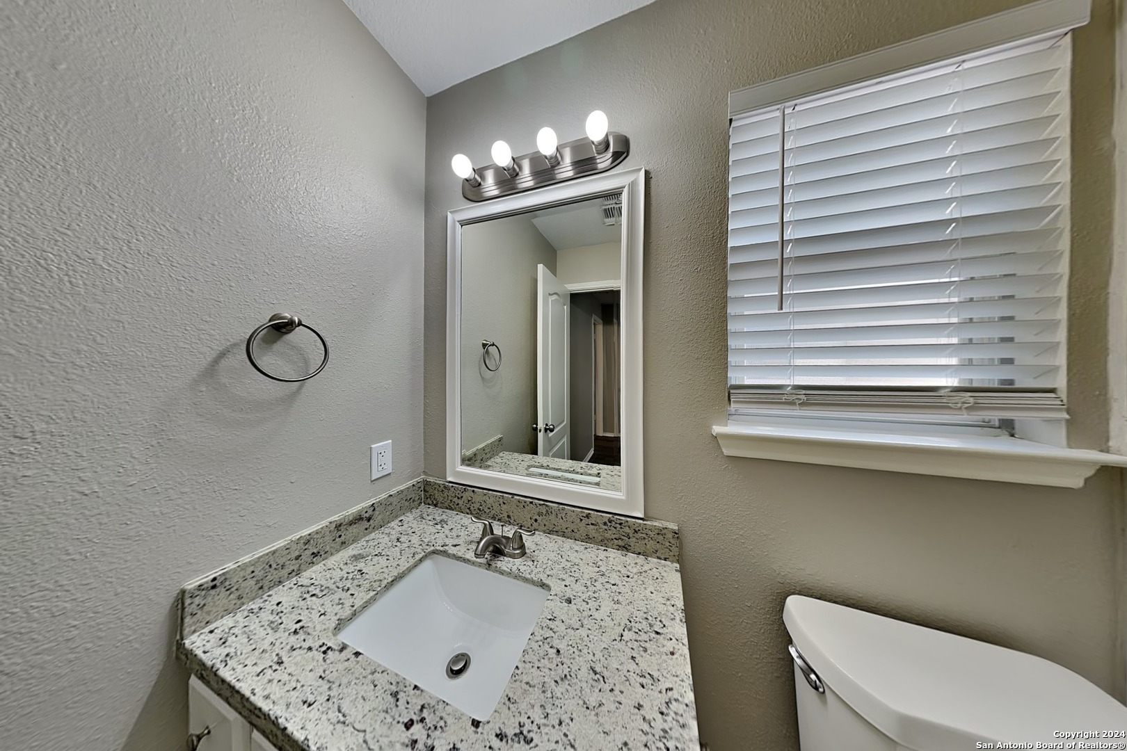 property viewer photo 17