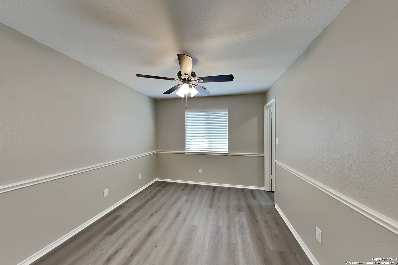 property viewer photo 2