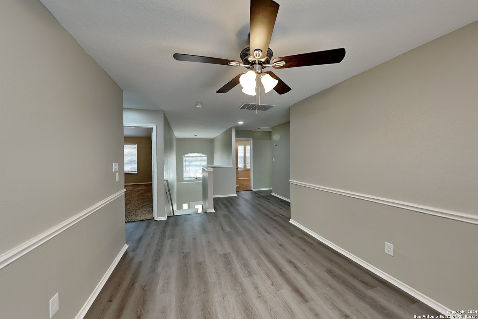 property viewer photo 3