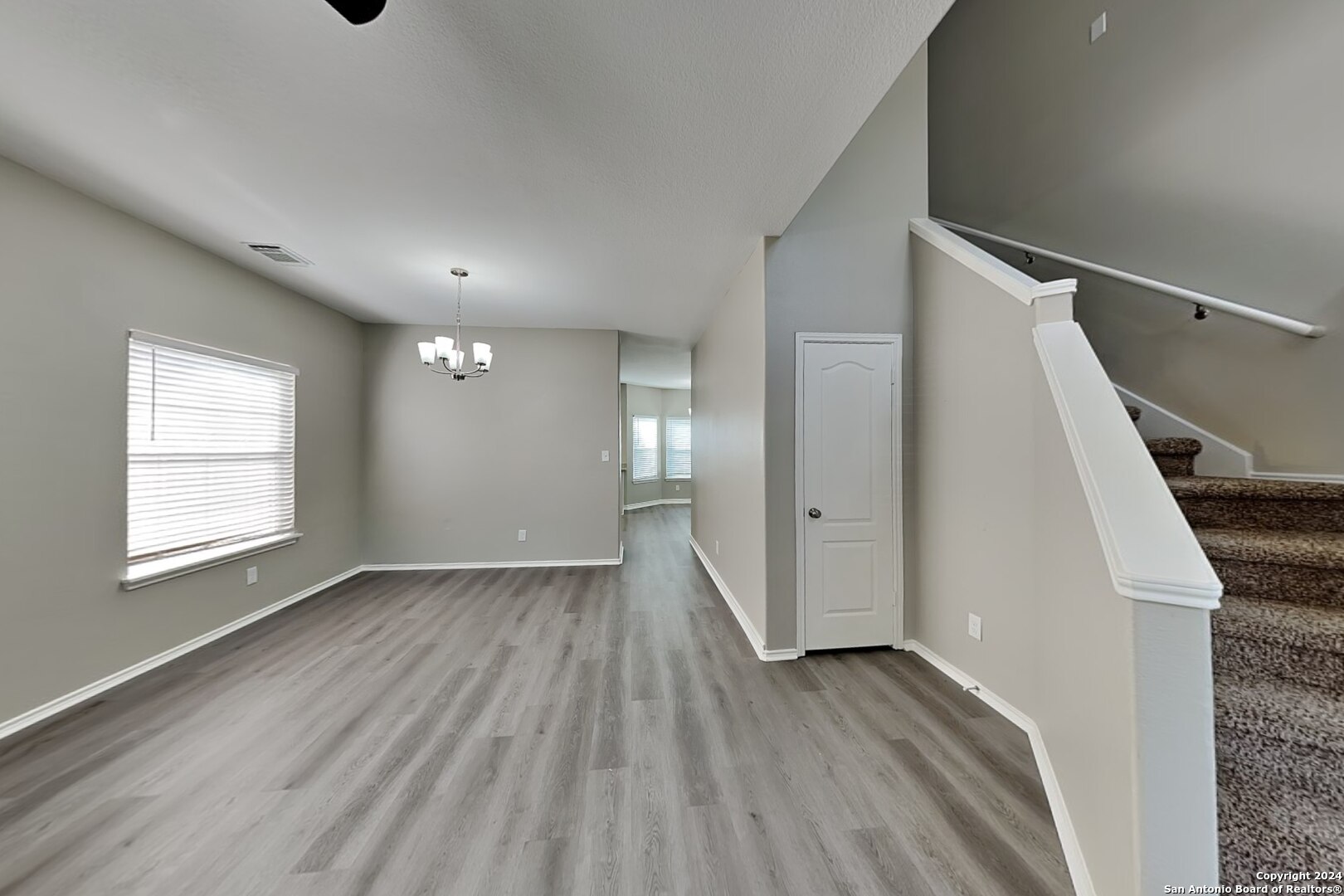 property viewer photo 4