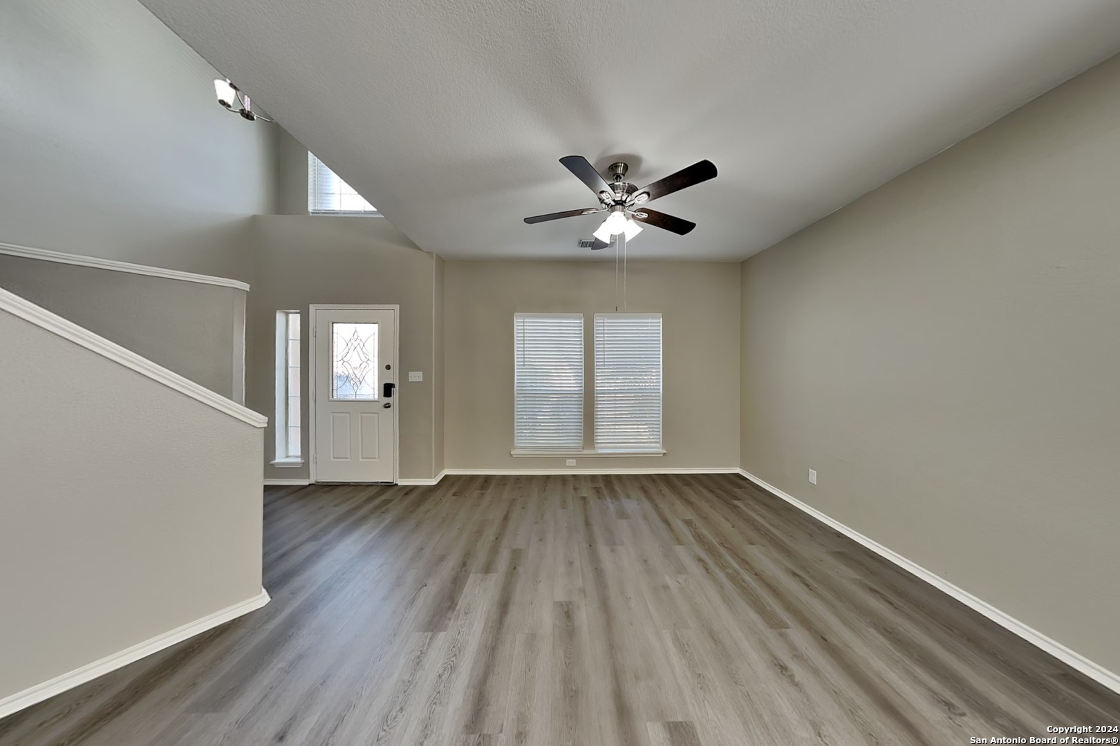 property viewer photo 5