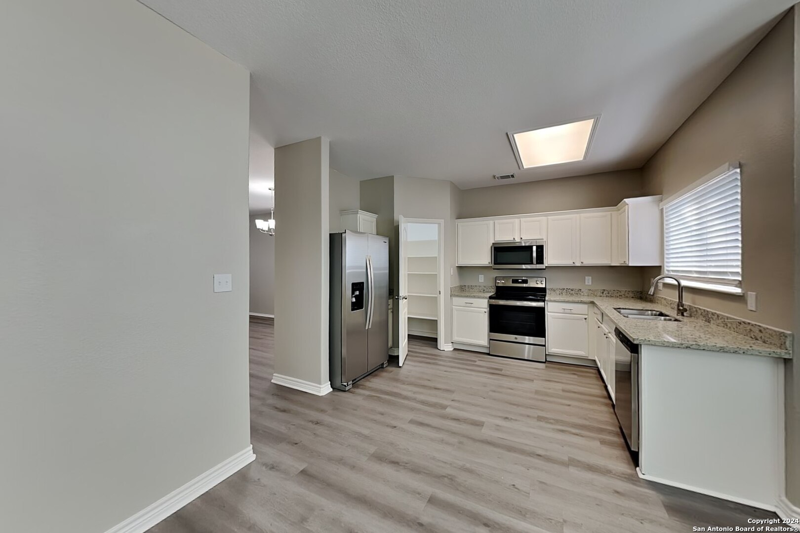 property viewer photo 6