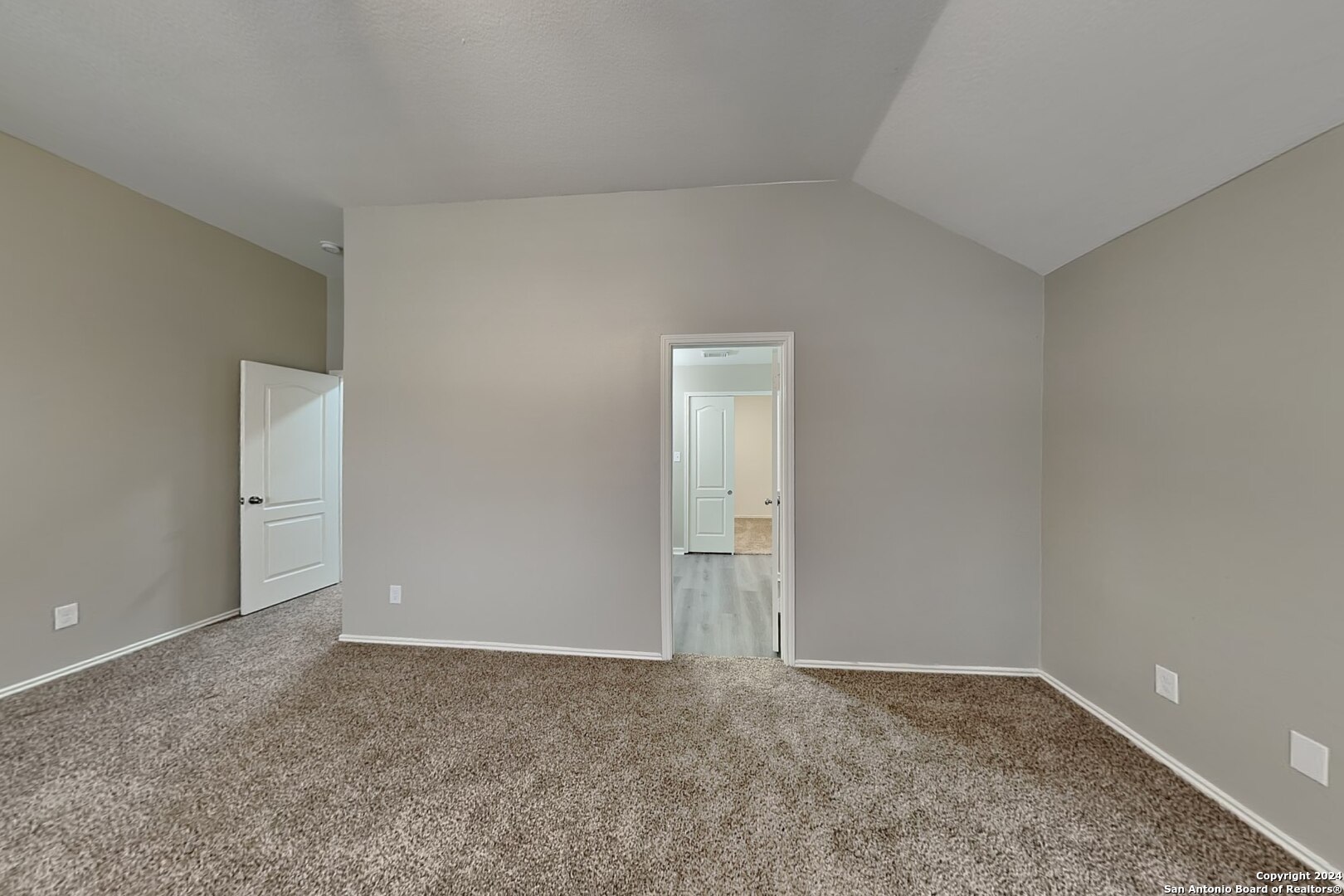 property viewer photo 7