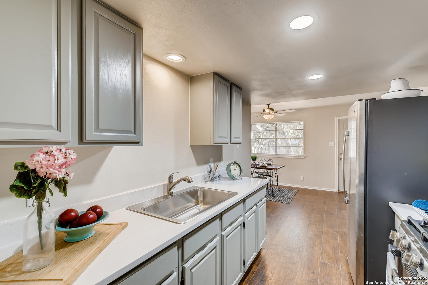 property viewer photo 12