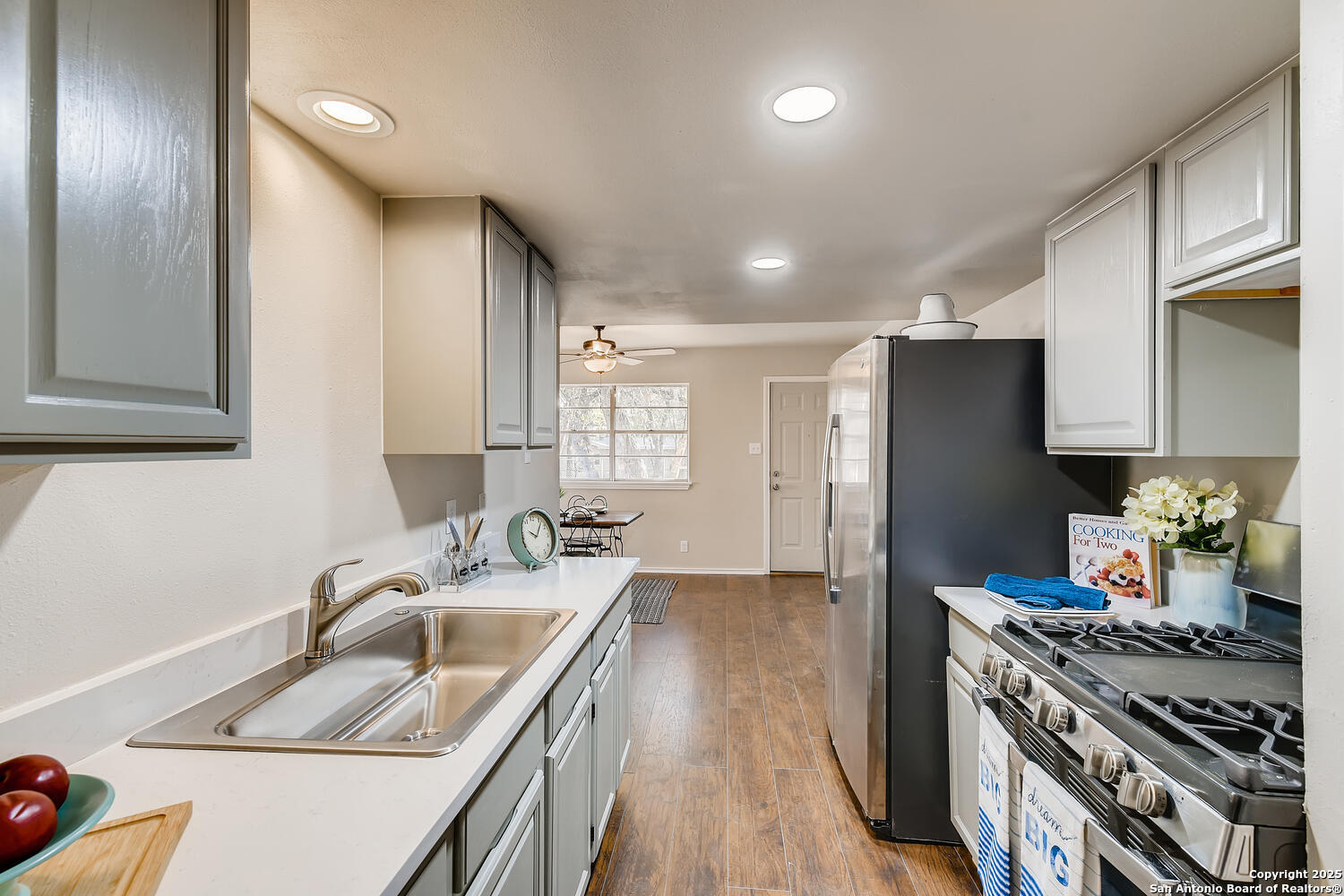 property viewer photo 13