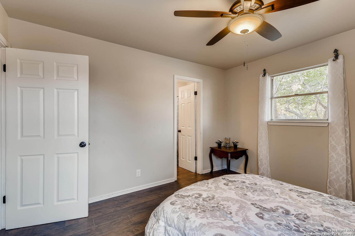 property viewer photo 15