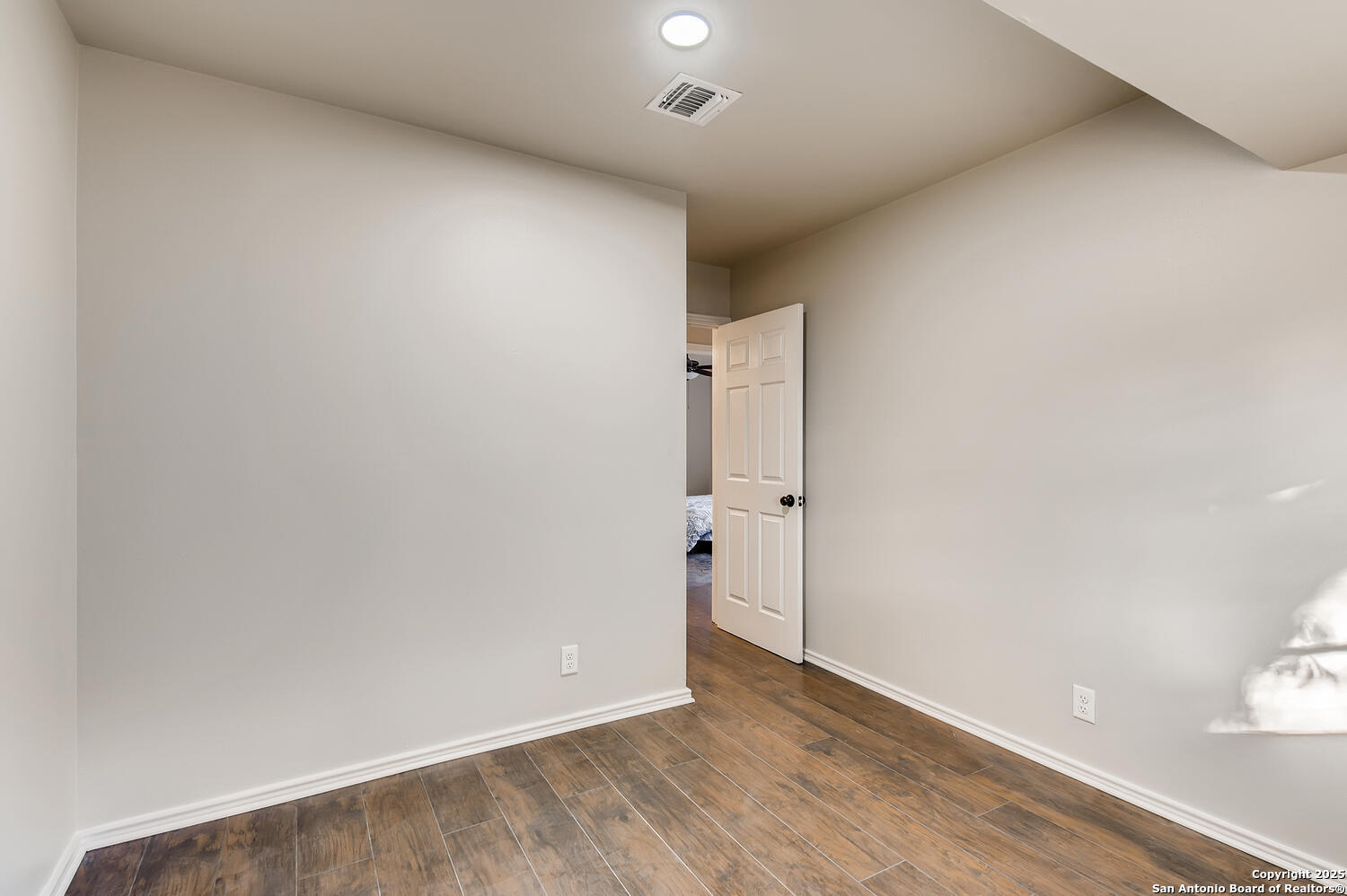 property viewer photo 20