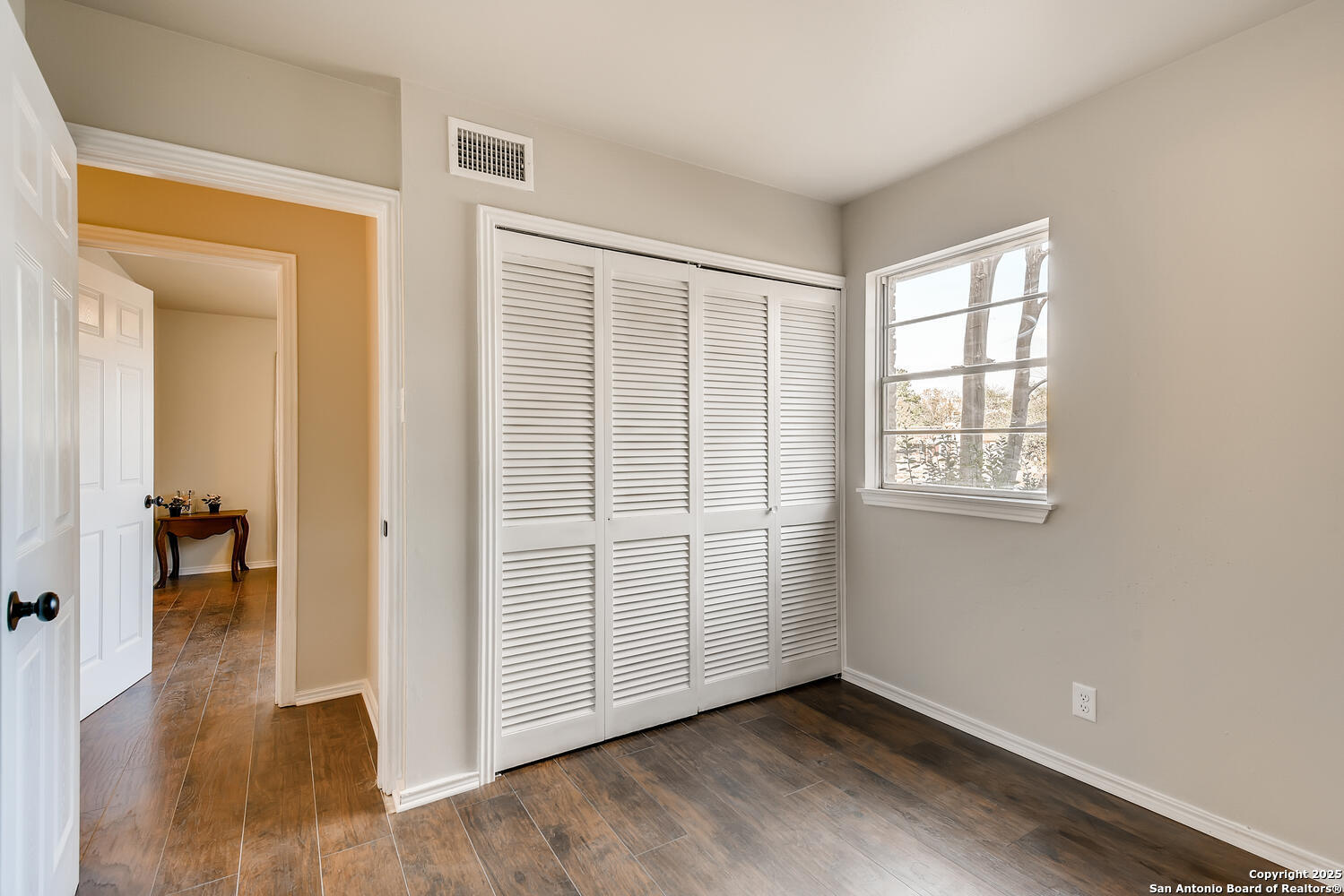 property viewer photo 21