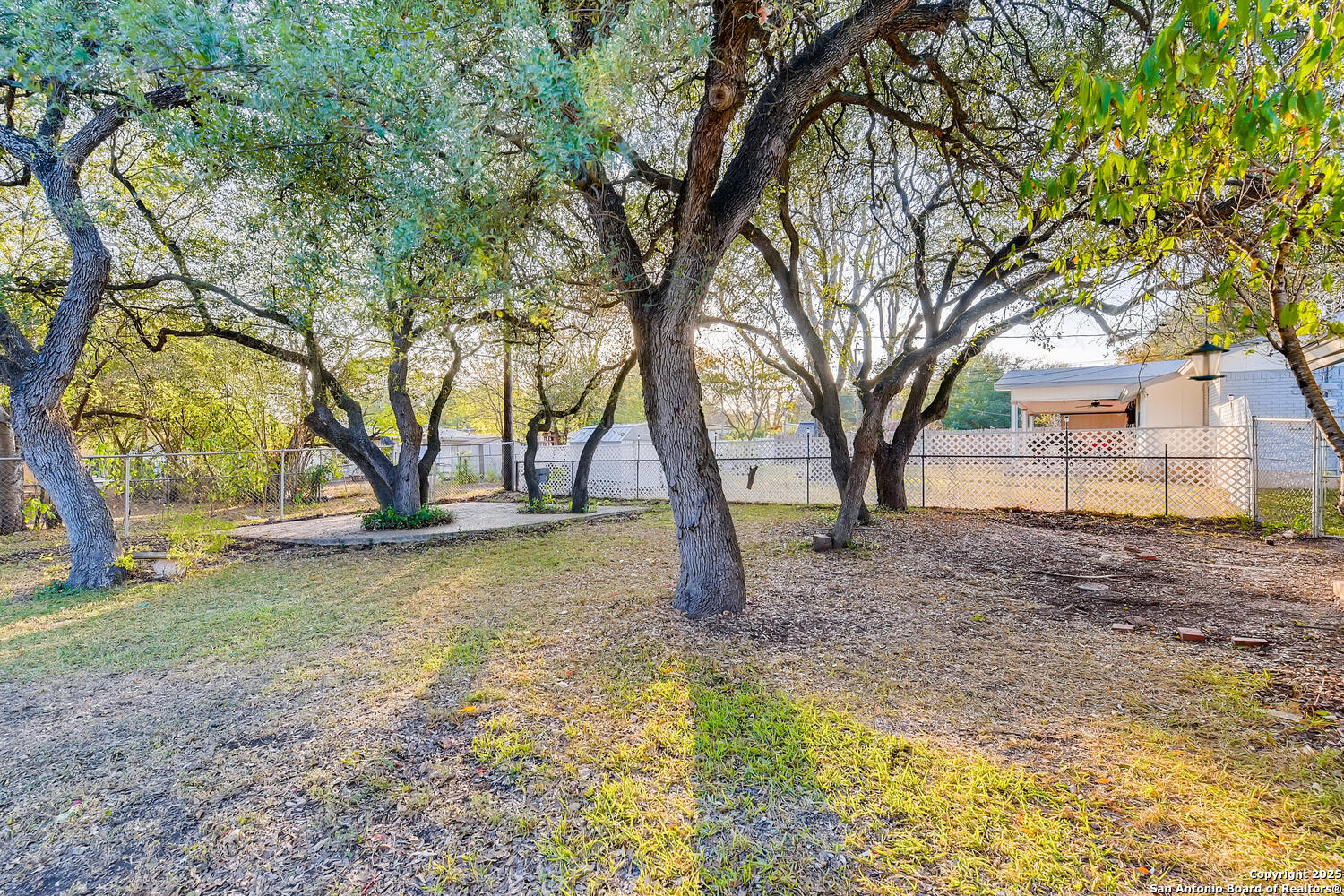 property viewer photo 24