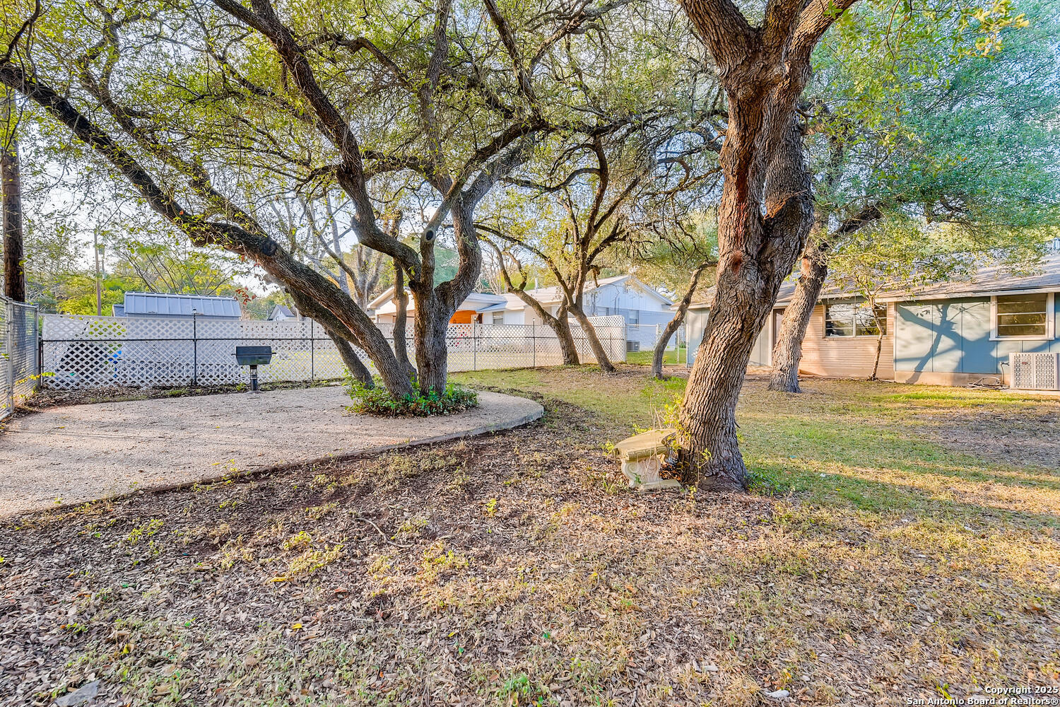 property viewer photo 25