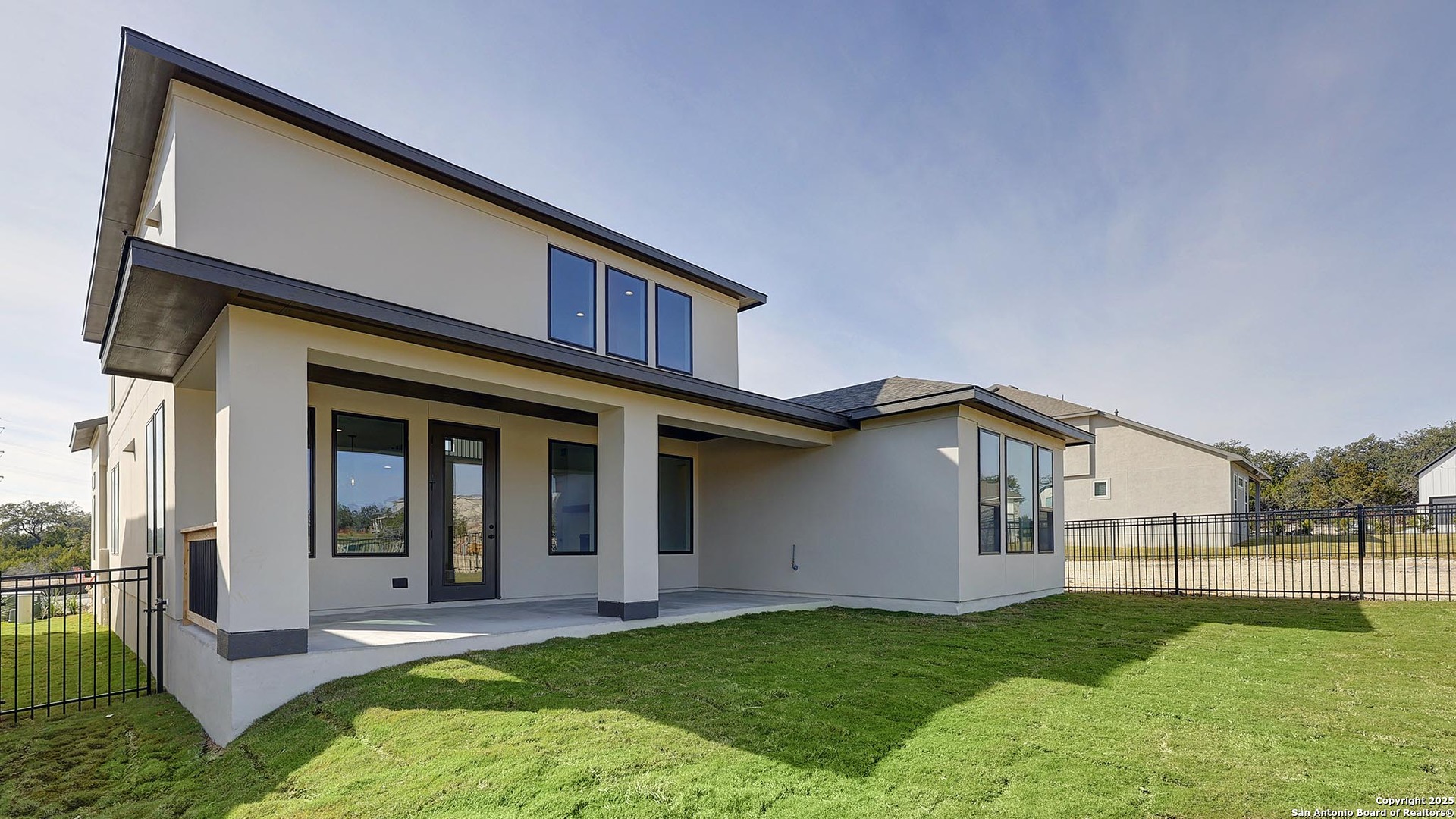 main property photo 19