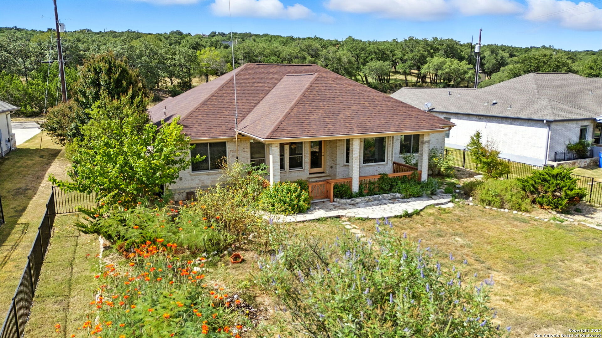 main property photo 40