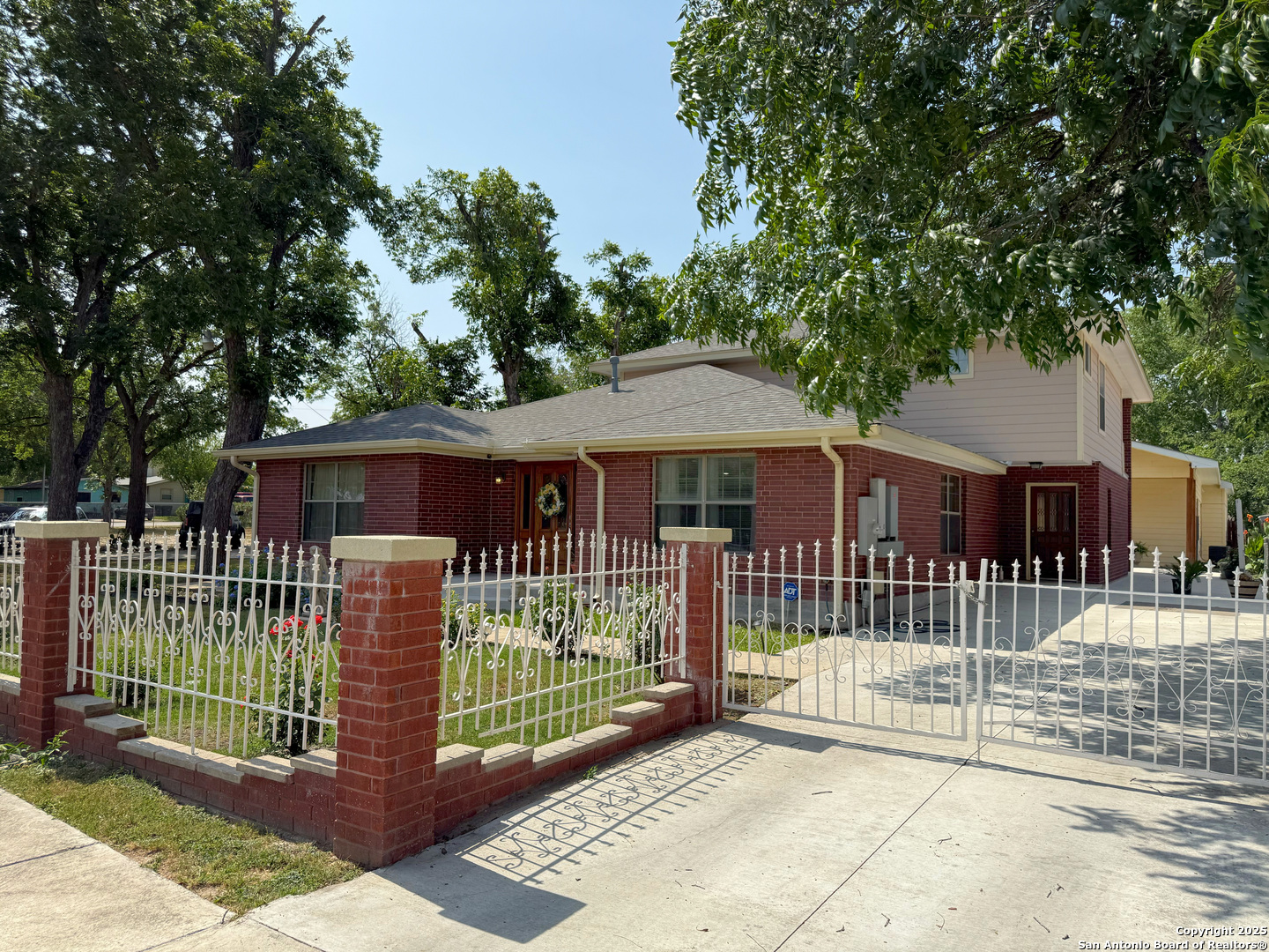 main property photo 3