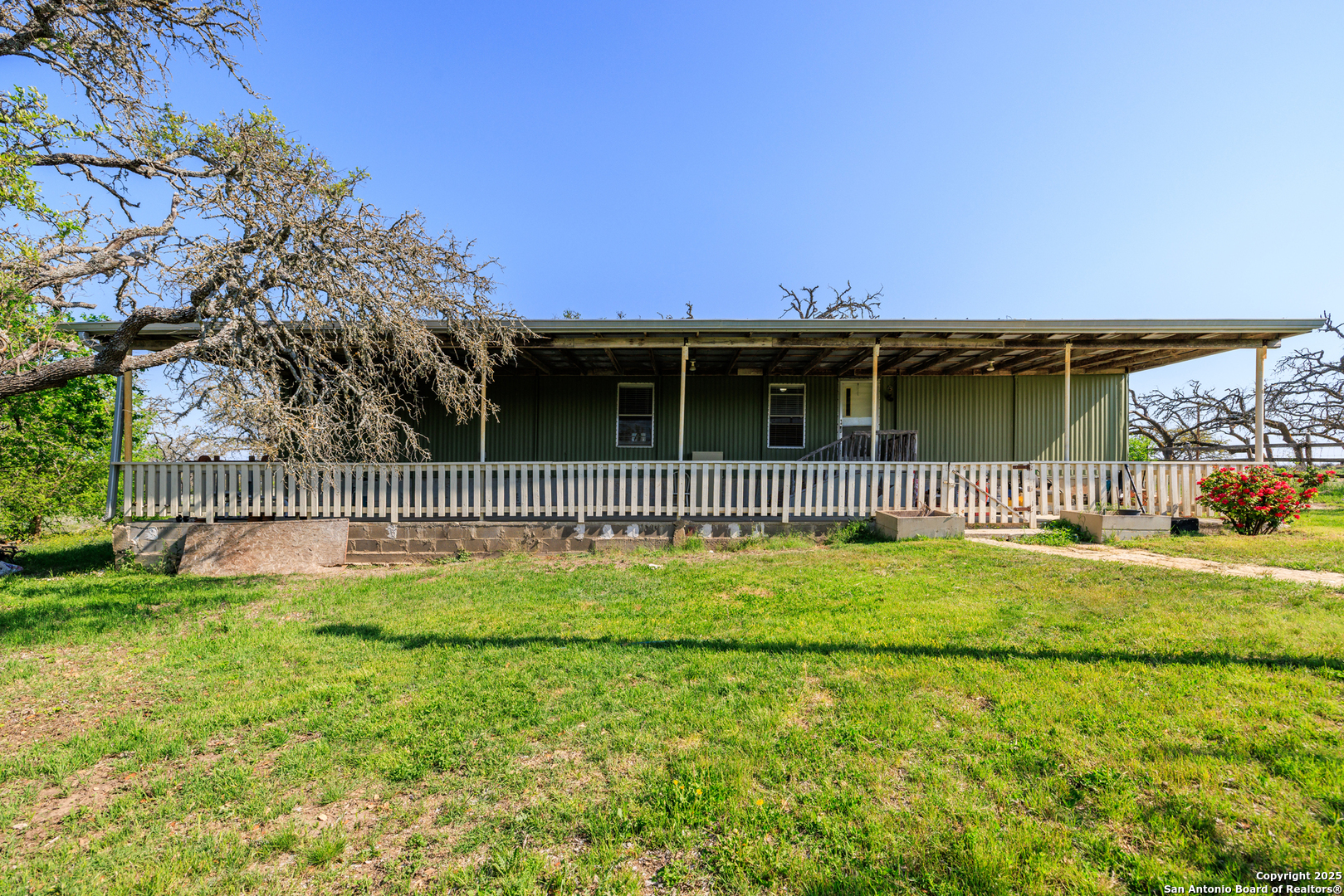 main property photo 16
