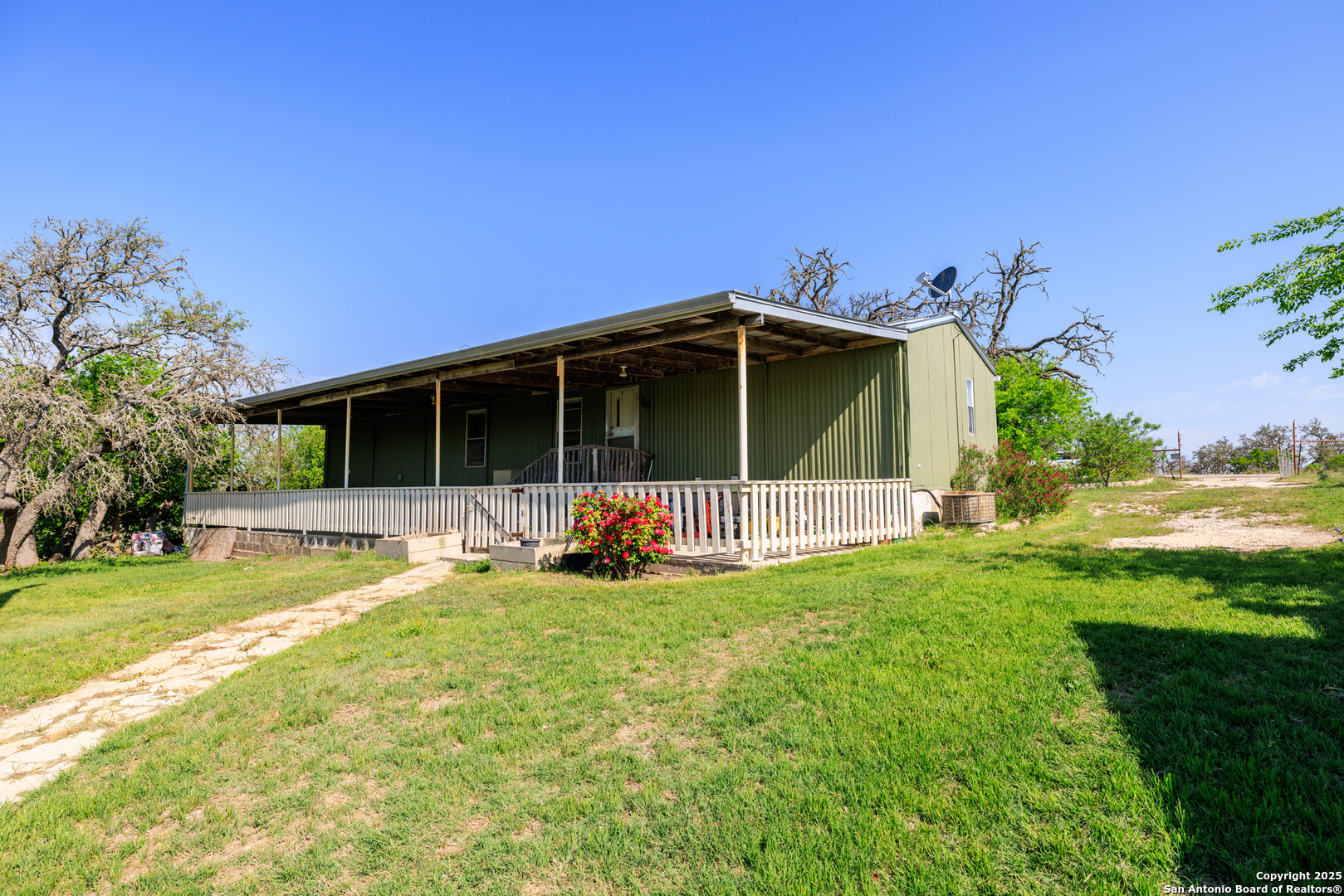 main property photo 17