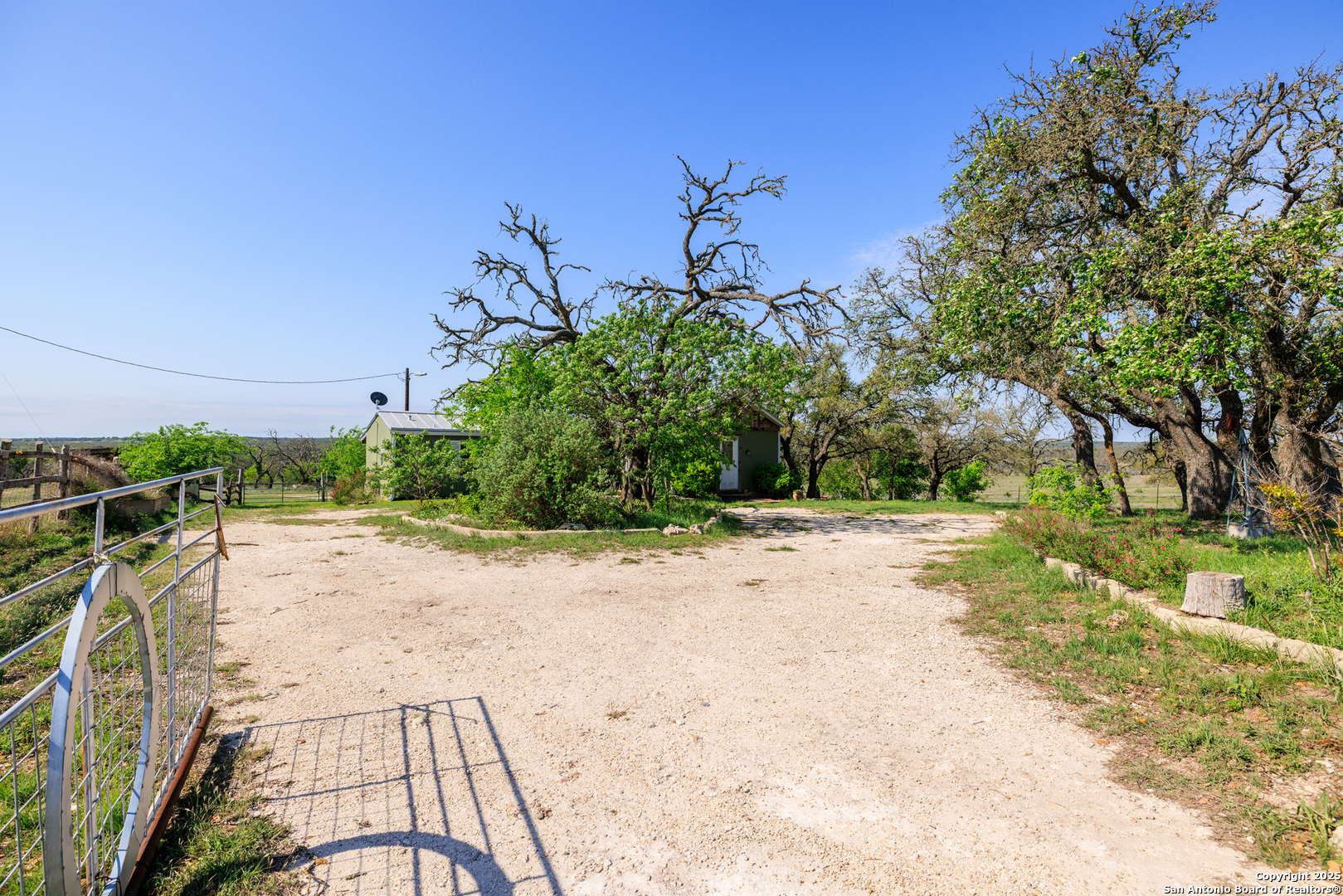main property photo 3