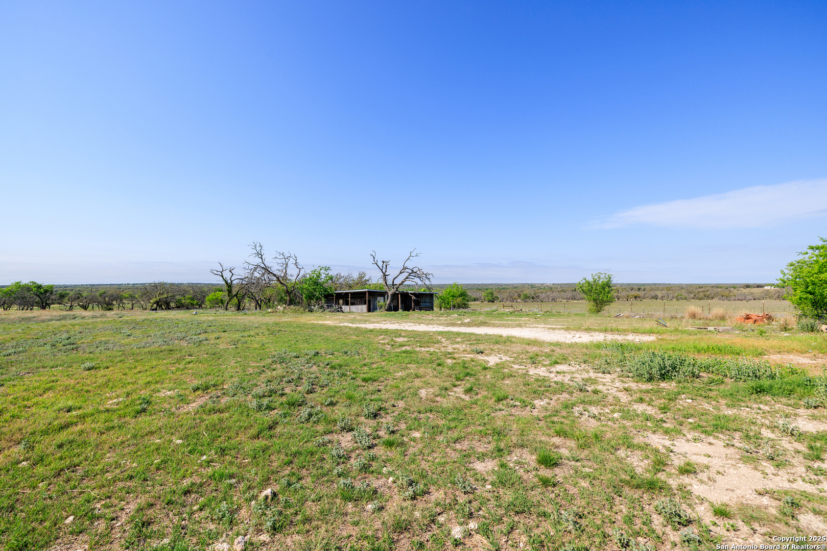 main property photo 30
