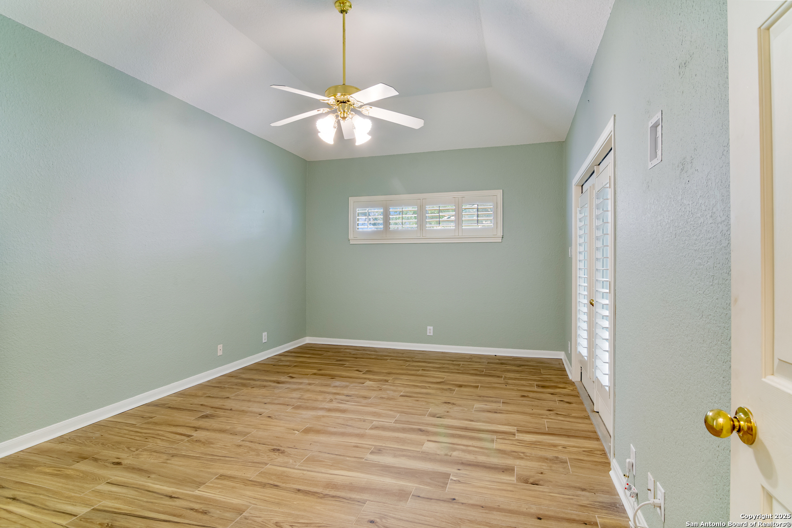 property viewer photo 14