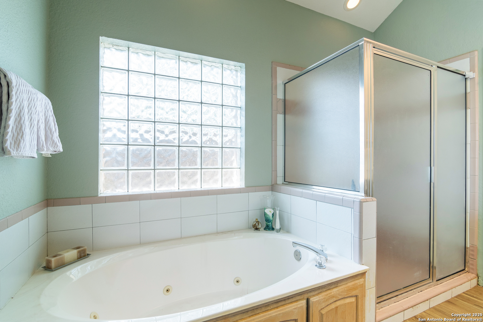 property viewer photo 16